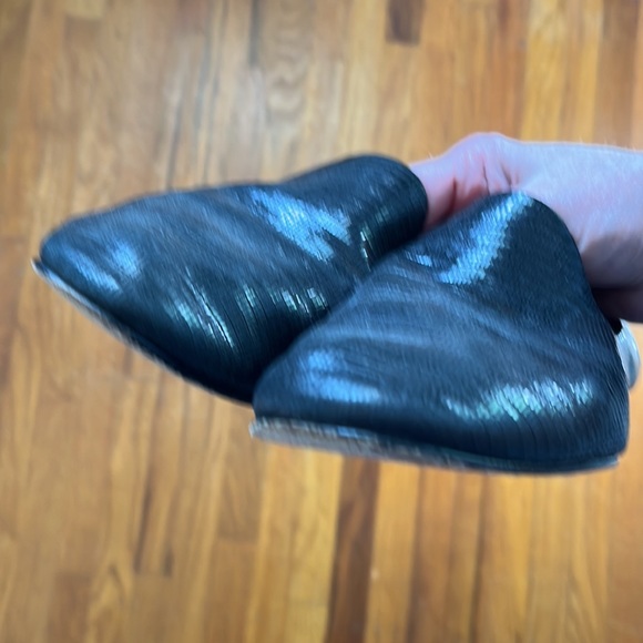 VINCE women’s leather flats size 10 ***ALL OFFERS CONSIDERED must clear out!*** - Picture 5 of 7